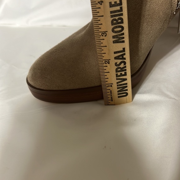Michael Kors beige suede knee high boots size 9 - Picture 10 of 13